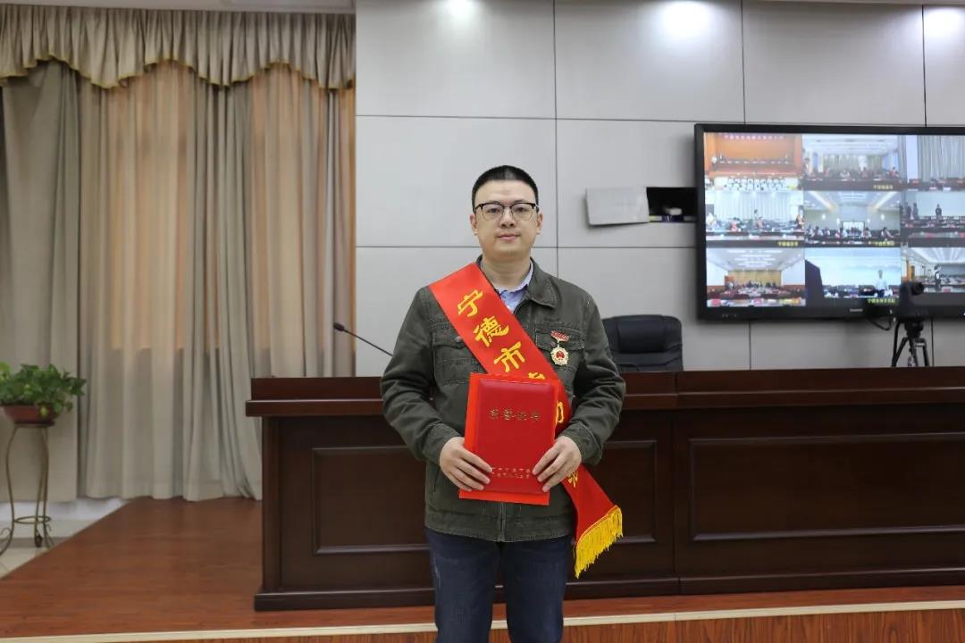 1757066526838395 1757066526838395